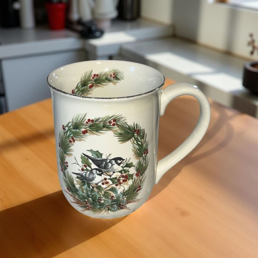 Vintage Otagiri Ceramic Coffee Cup/Mug White Holly Wreath Birds Gibson 3.75"